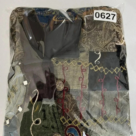 Vintage Alex Kim Womens M Patchwork Velvet Jacket Art To Wear Embroidered BOHO - Picture 16 of 16